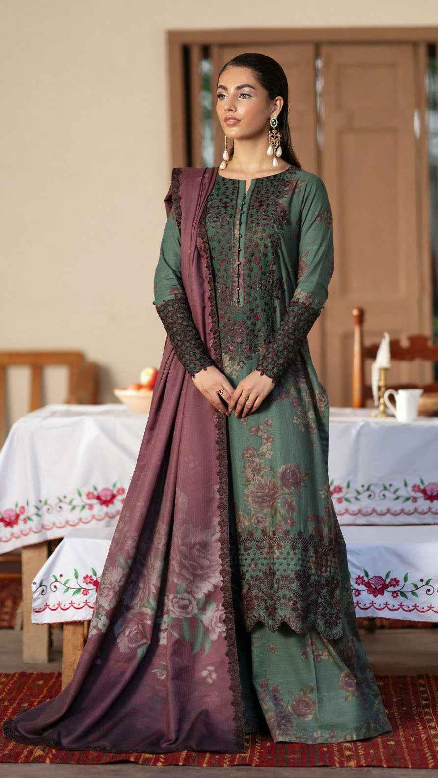 IZNIK Digital Printed Luxury Lawn 3PC Suit with Chiffon Dupatta – Unstitched Collection #BR