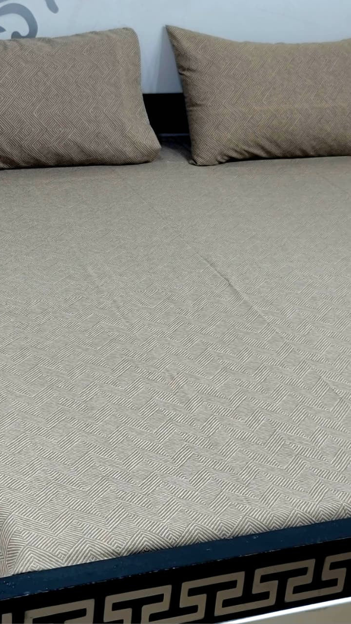 Soft breathable cotton bedsheet for home use