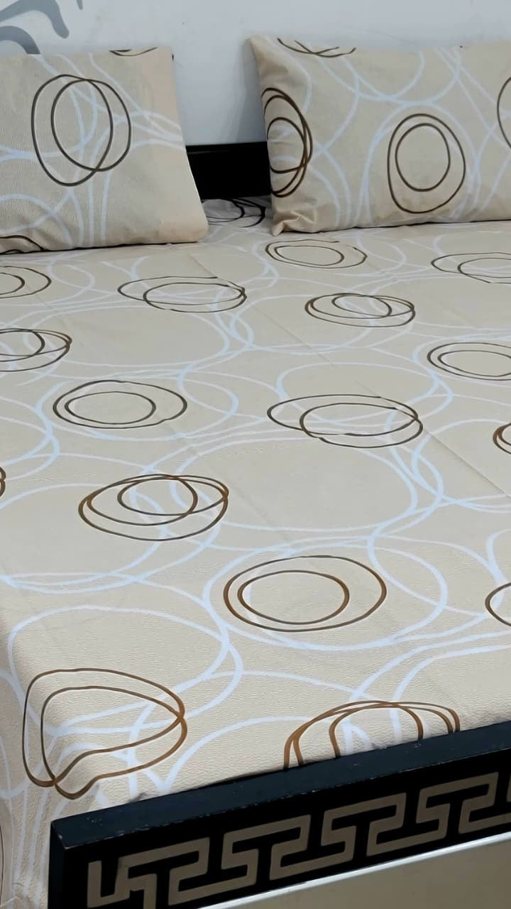 Pure cotton king size bedsheet set with pillow covers