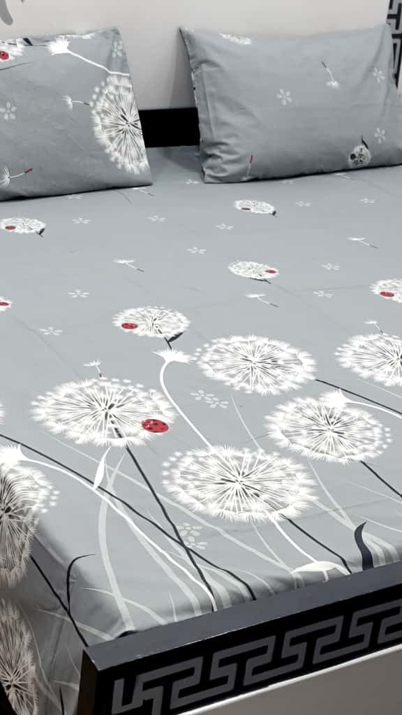 Pure cotton king size bedsheet set with pillow covers