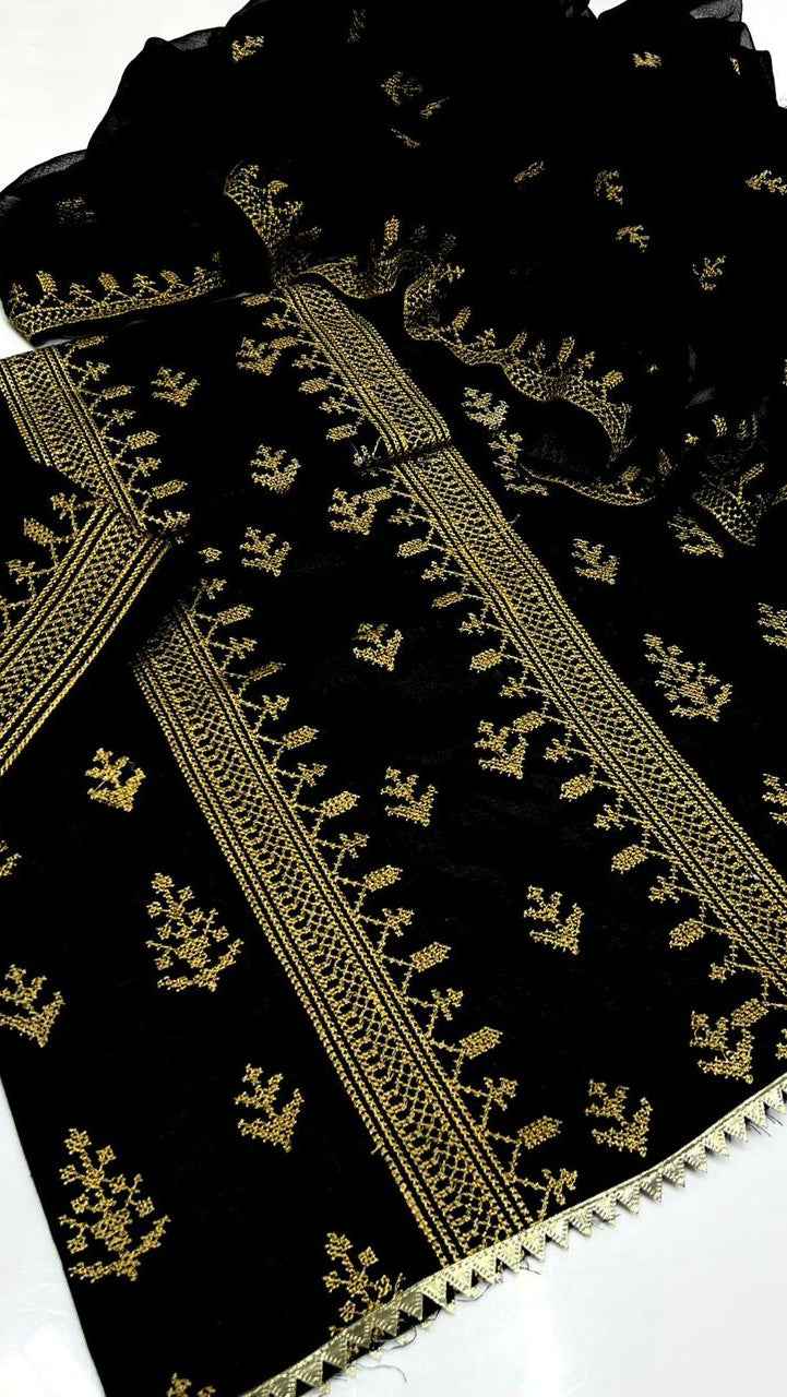 Cross Stitch Jaal Embroidered Lawn Cotton 3PC Suit with Chiffon Lace Dupatta – Unstitched 2026 #SH